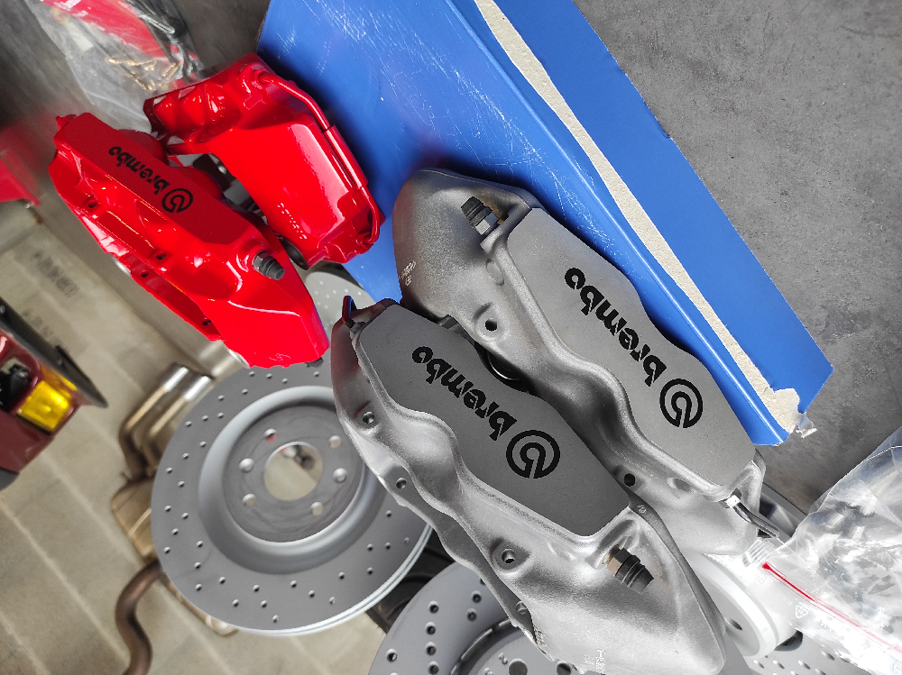 Kit gros freins Brembo sur BMW 325i E36, plaquettes Ferodo DS2500 et disques ATE M3 E46.